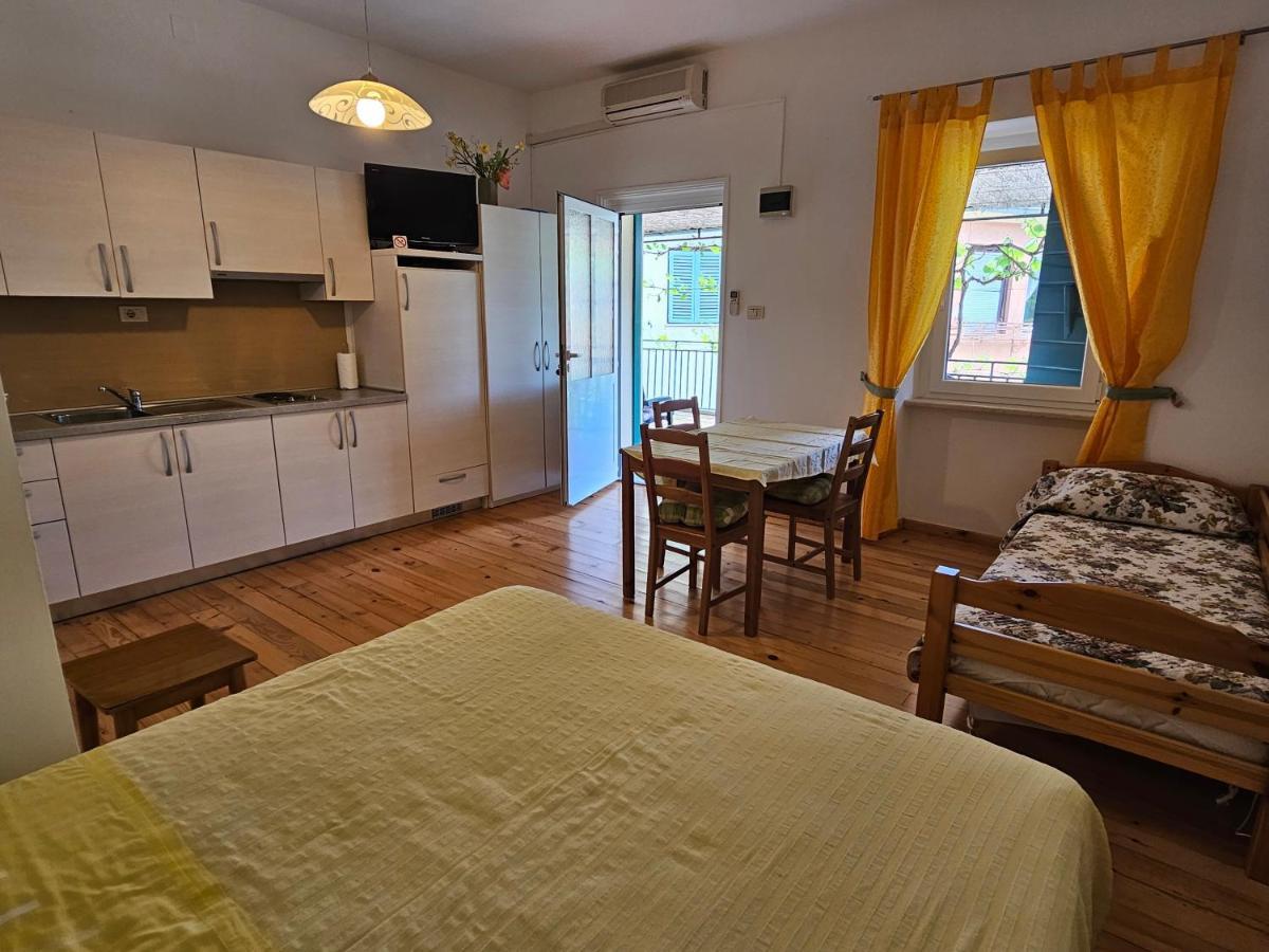Apartments La Pergola Ровінь Екстер'єр фото