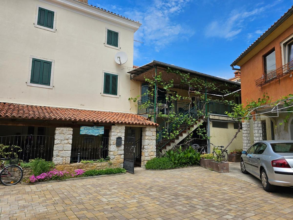 Apartments La Pergola Ровінь Екстер'єр фото