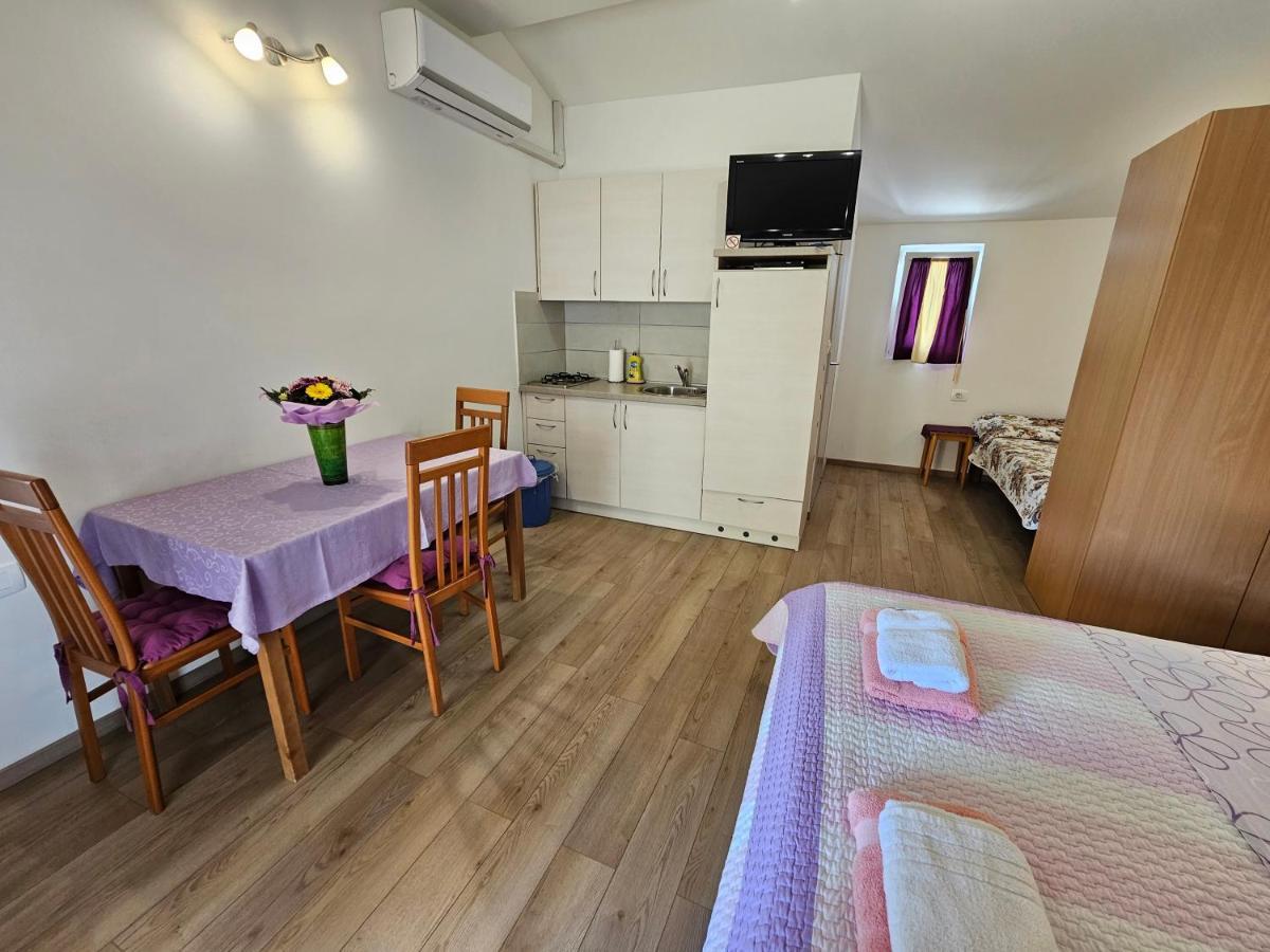 Apartments La Pergola Ровінь Екстер'єр фото