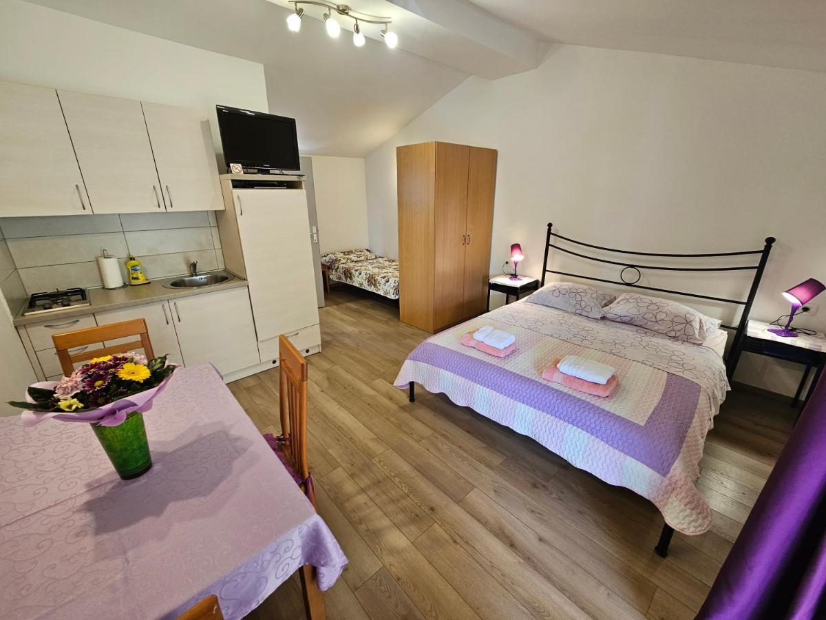 Apartments La Pergola Ровінь Екстер'єр фото